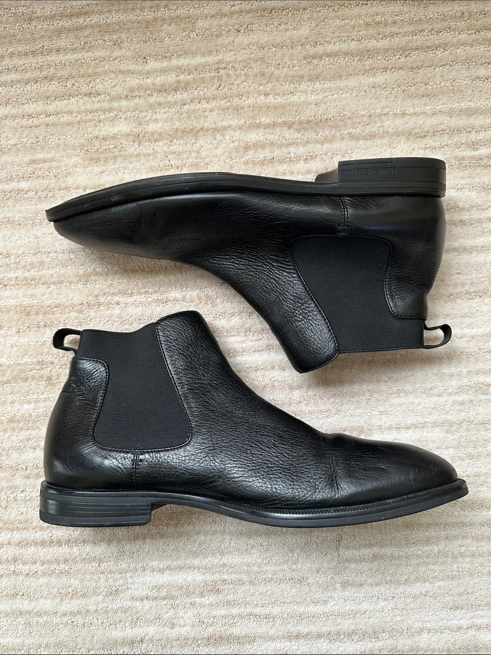 EUC Kenneth Cole Tully Chelsea Boot Black Leather Pebbled Size 11
